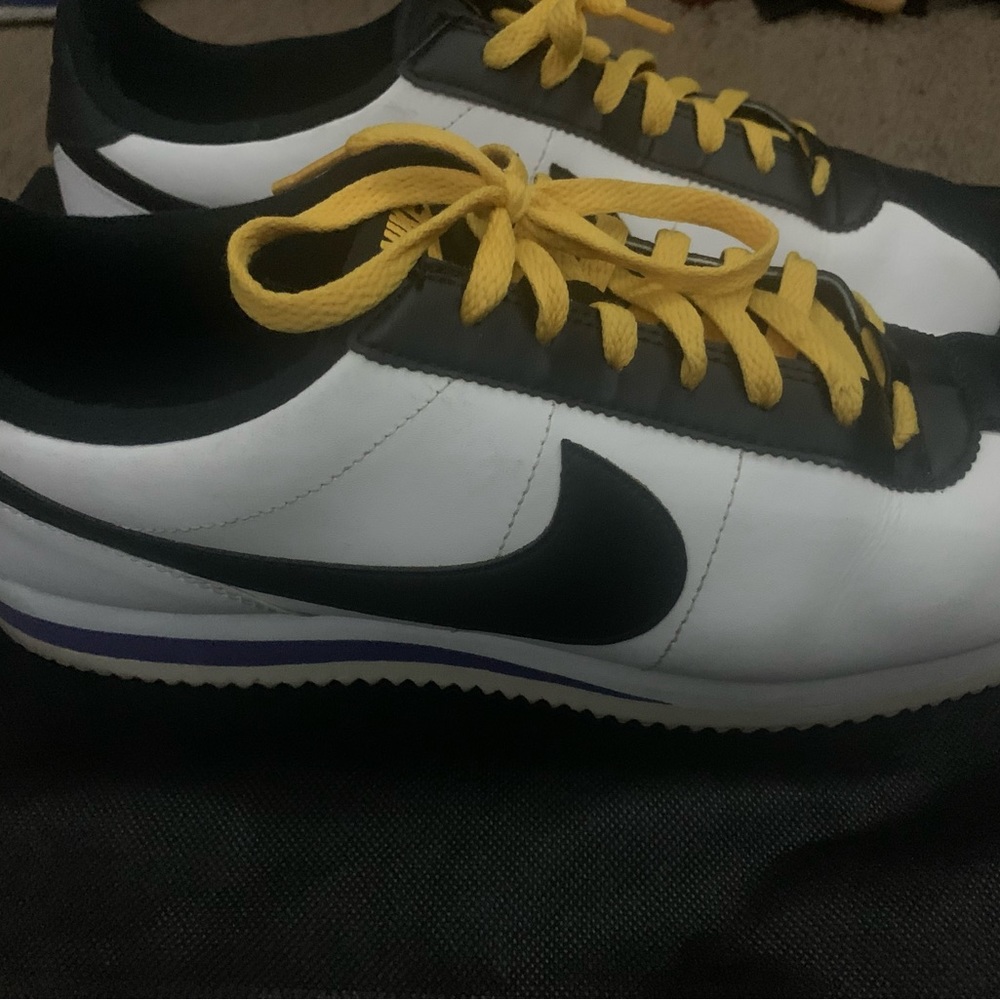 Nike Cortez Amarillo Size 11.5
